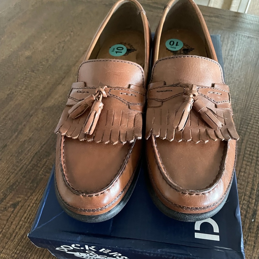 Dockers shoes, NWT, men’s 10W, brown leather